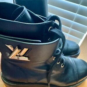 Authentic Louis Vuitton Black Leather Combat Boots women’s sized 6